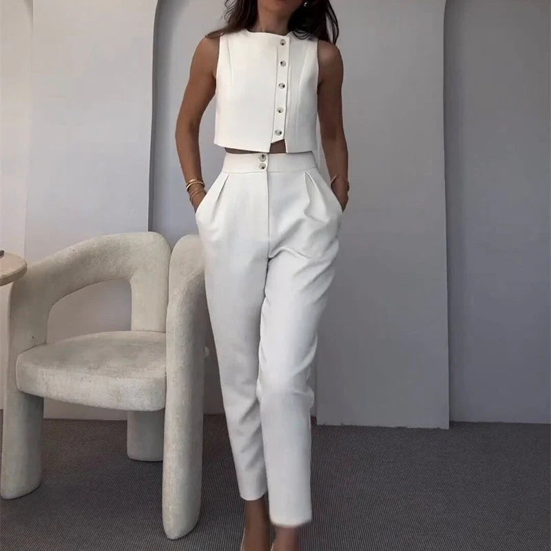 Chic Sleeveless Comfort Suit - Trend Junction